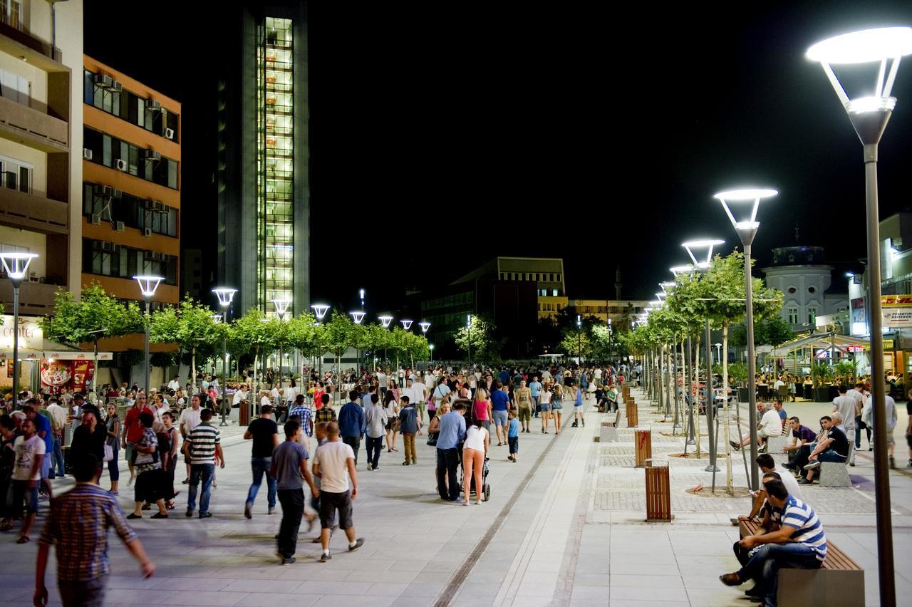 Boulevard Prishtina Enes Приштина Экстерьер фото